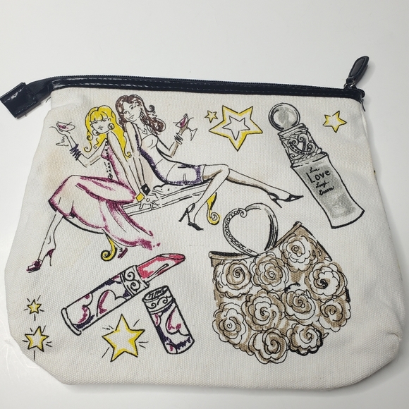 Brighton || Cream Cosmetic Bag Taxi Theme - Picture 2 of 8